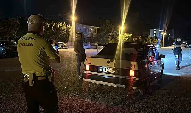 Burdur'da abartı egzoz kullanılan 2 araç trafikten men edildi