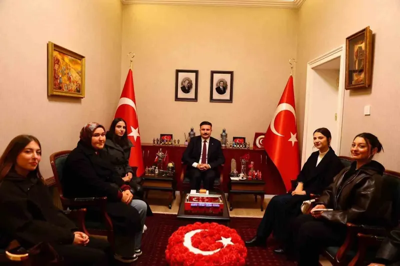 Gökçeada’da Düzenlenen Halk Günü Buluşması Vatandaşlardan Yoğun İlgi Gördü