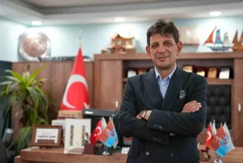 TFF’den Trabzonlular Federasyonu Genel Başkanı İsmail Turgut Öksüz’e ödül
