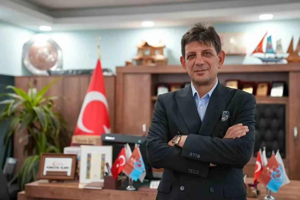 TFF’den Trabzonlular Federasyonu Genel Başkanı İsmail Turgut Öksüz’e ödül