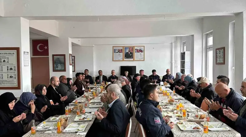 Kütahya Altıntaş’ta Şehit Aileleri İçin Anlamlı Yemek Programı