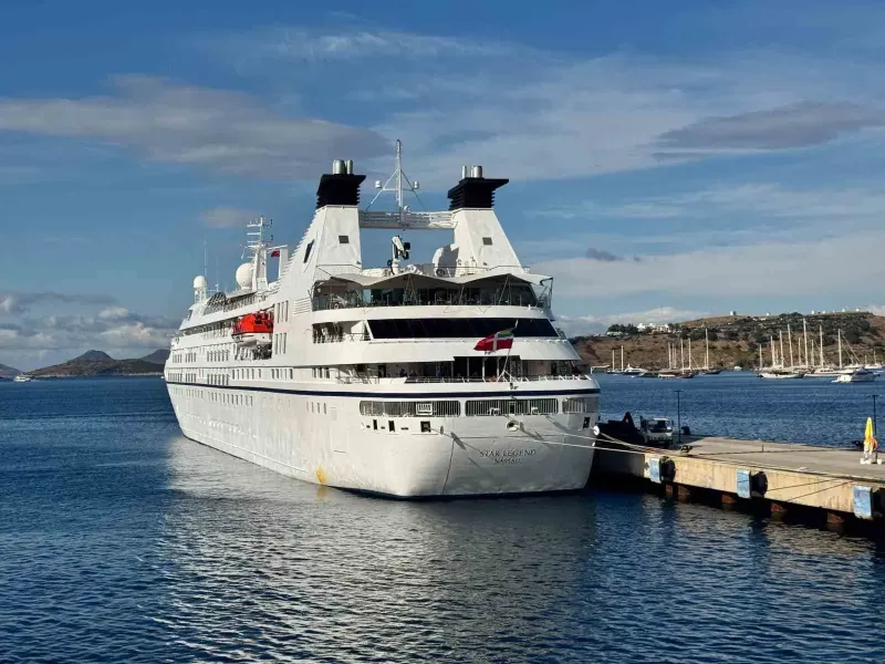 Star Legend Kruvaziyer Gemisi 277 Yolcusuyla Bodrum Limanı'na Demir Attı