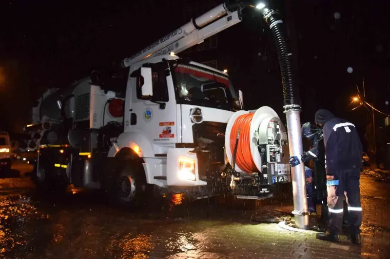 Balıkesir Genelinde Şiddetli Sağanak: 20 İlçede Ekipler Teyakkuzda