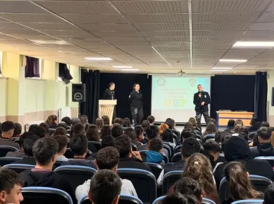 Niğde'de Liseli Öğrencilere Güvenlik Ve Bilişim Eğitimi Verildi