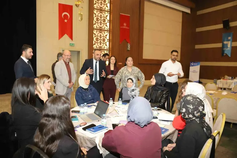 Konya'da Gençler ve İş Dünyası Ortak Çalıştayda Buluştu