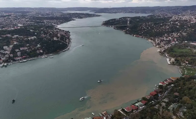 Sağanak Yağış Sonrası İstanbul Boğazı Kahverengiye Büründü