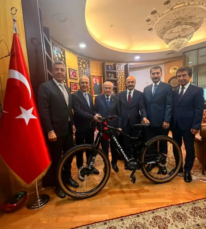 Türkiye Bisiklet Federasyonu Heyetinden MHP Lideri Bahçeli’ye Makam Ziyareti