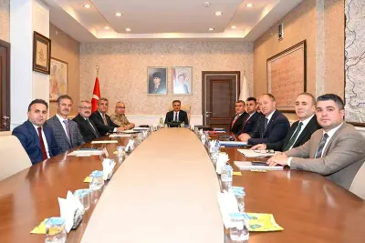 Erzurum'da Gençlerin Dijital Dünyası Ve Güvenli İnternet Kullanımı Masaya Yatırıldı