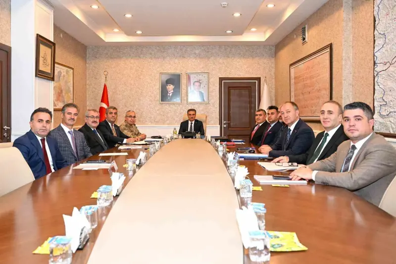 Erzurum'da Gençlerin Dijital Dünyası Ve Güvenli İnternet Kullanımı Masaya Yatırıldı