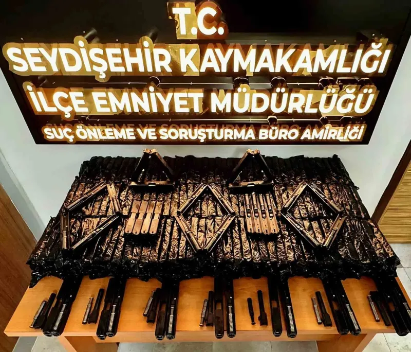 Konya'da Gerçekleştirilen Operasyonda Bin Beş Yüz Altmış Silah Parçası Yakalandı