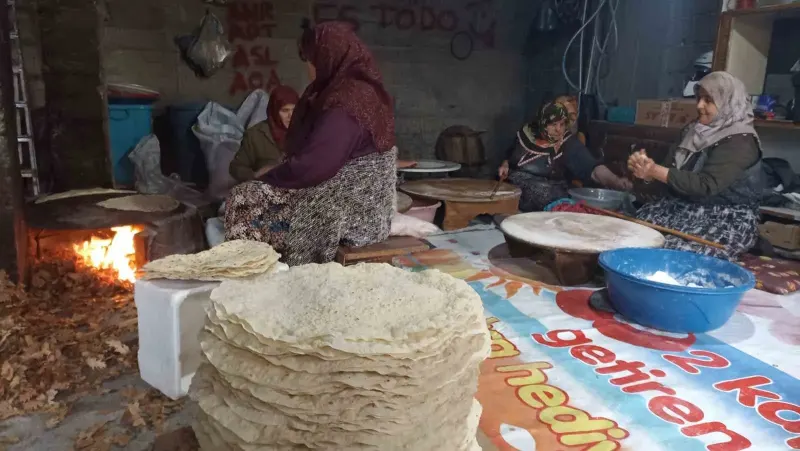 Samsun'da Kadınların İmece Usulü Yufka Geleneği Yaşatılıyor