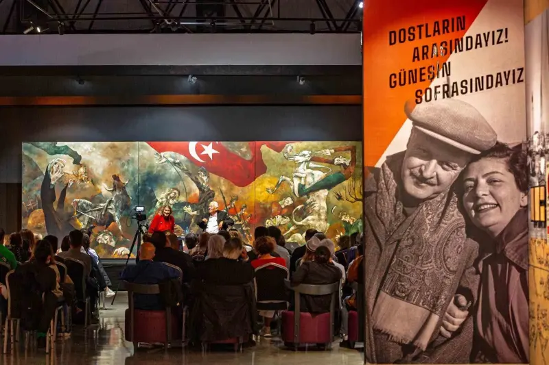 İzmir'de Nâzım Hikmet Anısına Düzenlenen Etkinlik Yoğun İlgi Gördü