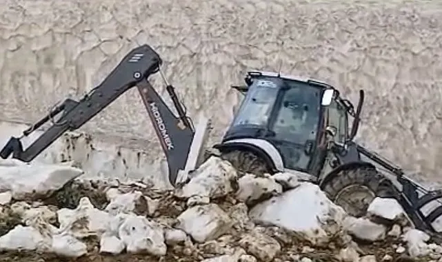 İran sınırındaki yayla yolları kardan temizleniyor