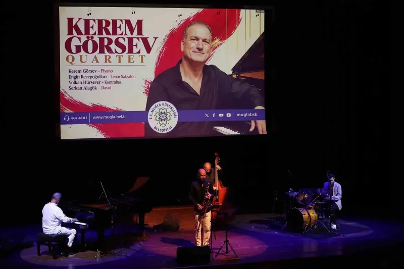 Piyanist Kerem Görsev Muğla Konseriyle Sanatseverleri Büyüledi