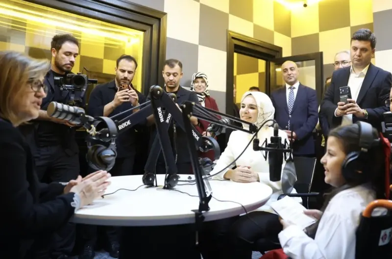 Serebral Palsi Hastası 10 Yaşındaki Cansu İlk Röportajını Bakan Göktaş İle Gerçekleştirdi