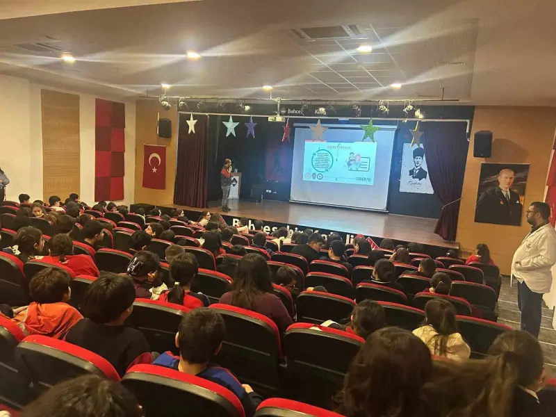Kars'ta Öğrencilere Güvenli İnternet Ve Siber Zorbalık Eğitimi
