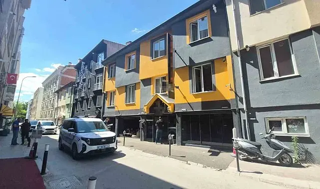 Eskişehir'de 30 yaşındaki genç adam evinde ölü bulundu