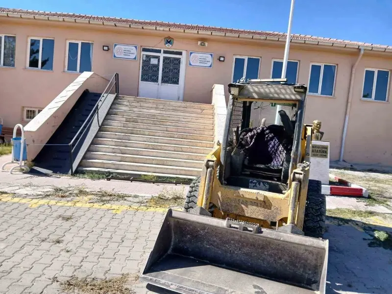 Sivrihisar Belediyesinden Okullara ve Yurtlara Kapsamlı Bakım Desteği