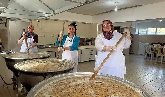 5 bin kişilik aşure yapılarak, tüm ilçeye dağıtıldı