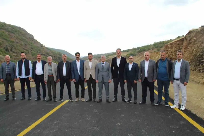 Bingöl'de Sıcak Asfalt Çalışmaları Sürüyor