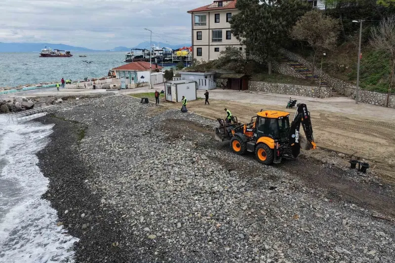 Bursa'da Yoğun Yağış Sonrası Sahillerde Kapsamlı Temizlik Seferberliği