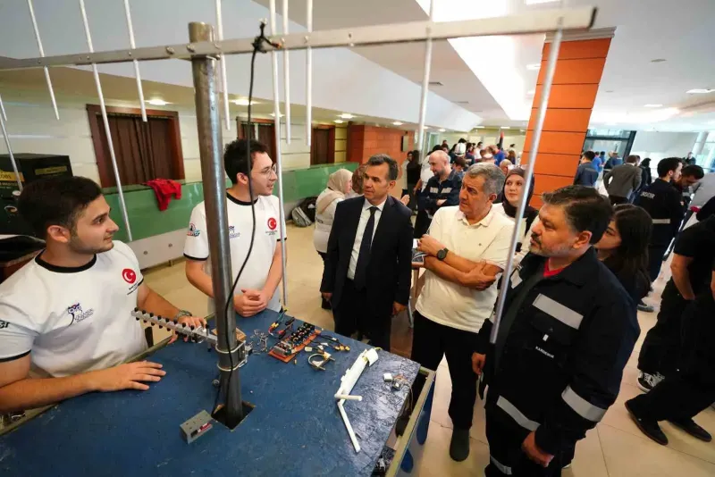 Üniversite Öğrencileri TEKNOFEST Projelerini KARDEMİR Tesislerinde Tanıttı