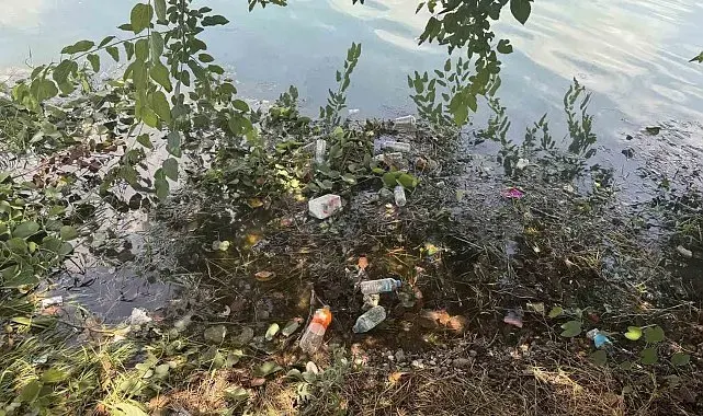 Adana'da Seyhan Nehri ve çevresindeki kirliliğe vatandaştan tepki
