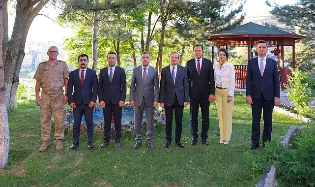 Bayburt'ta tayini çıkan mülki idare amirleri için veda programı düzenlendi