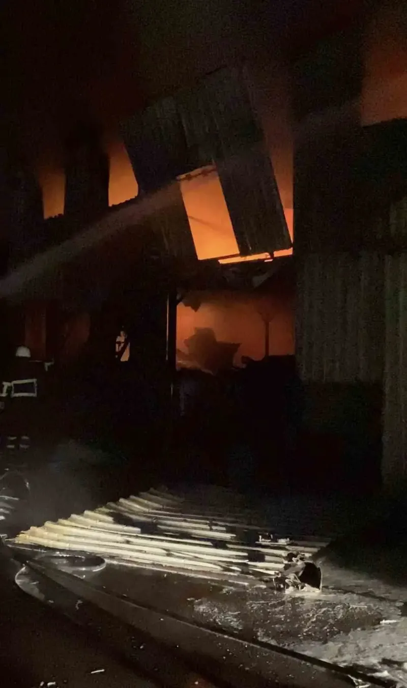 Çanakkale Biga'da Sanayi Sitesinde Hurda Dükkanında Yangın Çıktı