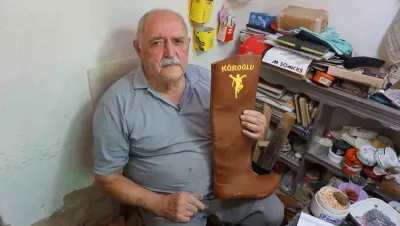 Efelerin Ve Yörüklerin Mirası Körüklü Çizmenin Son Ustası 65 Yıldır Deriye Şekil Veriyor