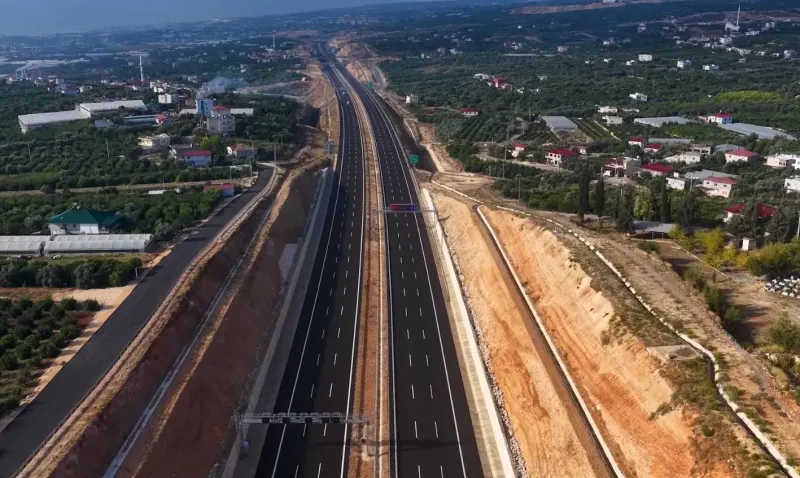 Çeşmeli-Kızkalesi Otoyolu Trafiğe Açılıyor