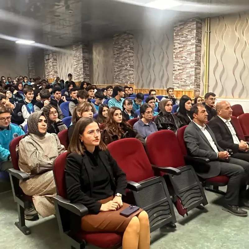Bayburt Fen Lisesinde Erasmus+ ve eTwinning Tanıtımı Yapıldı