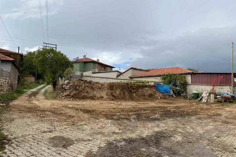 Uşak'ta Tehlike Saçan Metruk Yapılar Kontrollü Olarak Yıkılıyor