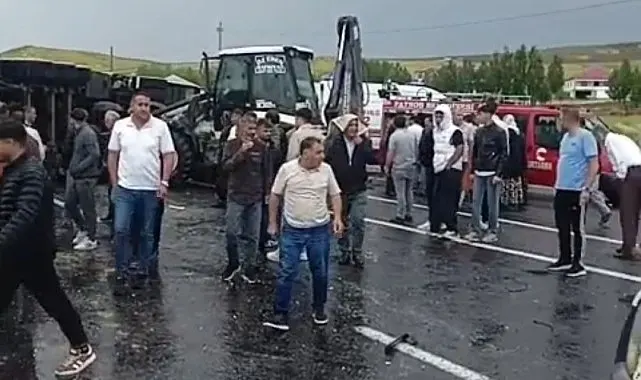 Patnos'ta zincirleme kaza: 1 ölü, 1'i ağır 4 yaralı