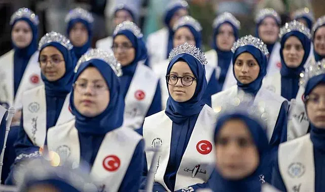 Cumhurbaşkanı Yardımcısı Yılmaz, Sakarya'da Hafızlık İcazet Merasimi'ne katıldı
