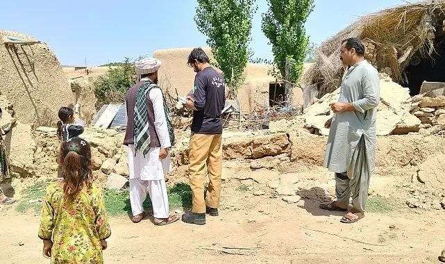 Pakistan'da hissedilen 5,9 büyüklüğündeki deprem paniğe neden oldu