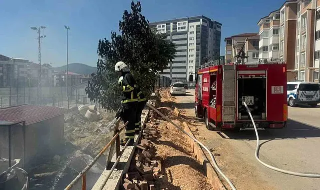 Bilecik'te stadyum inşaat alanında yangın çıktı