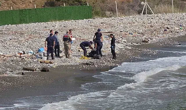 Hatay'da sahilde kimliği belirsiz erkek cesedi bulundu