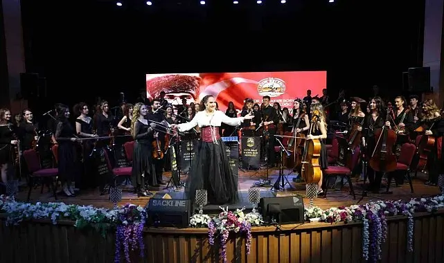 Atakum'da Çocuk ve Gençlik Orkestrası, Ata Sahne'de ilk konserini verdi