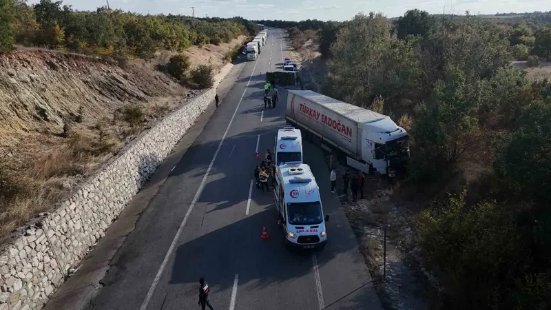 Edirne'de Tır Kuyruğunda Kaza: Dört Yaralı