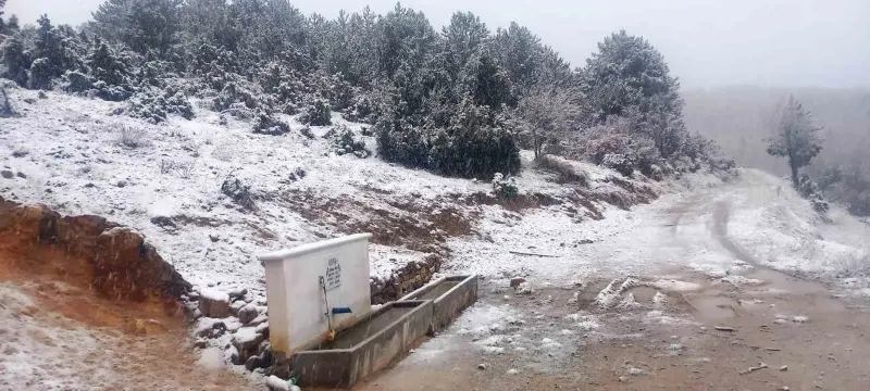 Kütahya'nın Yüksek Kesimlerinde Sezonun İlk Kar Yağışı Sevinci