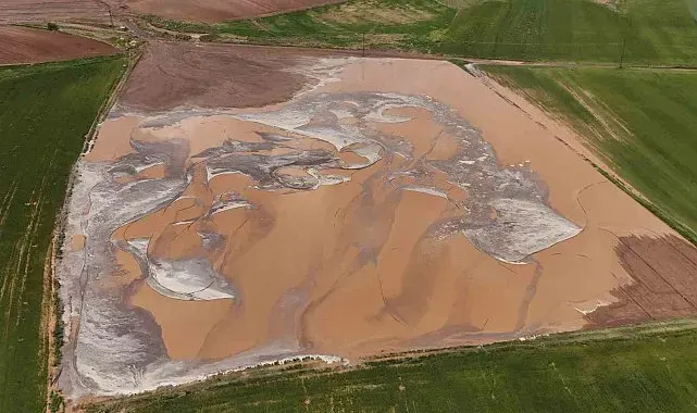 Ahlat'ta sel tarım arazilerine zarar verdi
