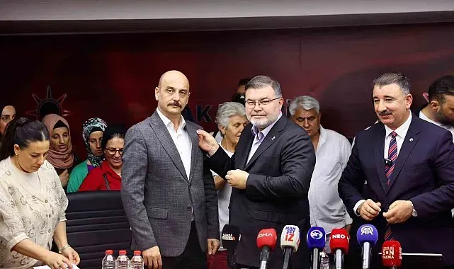 AK Parti İzmir'e 370 yeni katılım