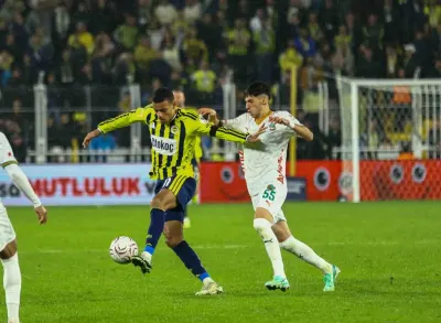 Fenerbahçe Sahasında Alanyaspor'u Üç Golle Geçti