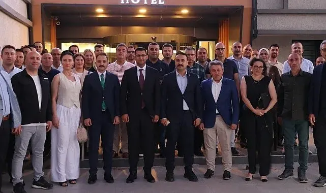 Erzincan Adliyesi'nde tayini çıkan başsavcı ve savcılara veda