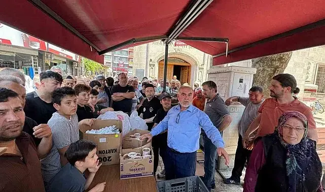 Alaplı'da yüzlerce vatandaşa aşure ikramı