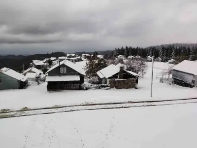 Sakarya Yaylalarında Sezonun İlk Kar Yağışı Sevinci Yaşandı