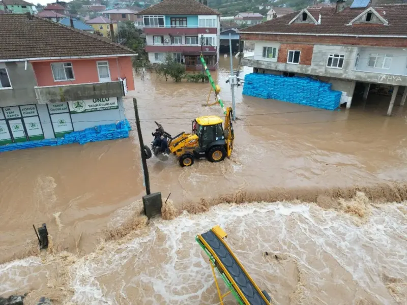 Sakarya Karasu'da Şiddetli Sağanak Sel Felaketine Yol Açtı