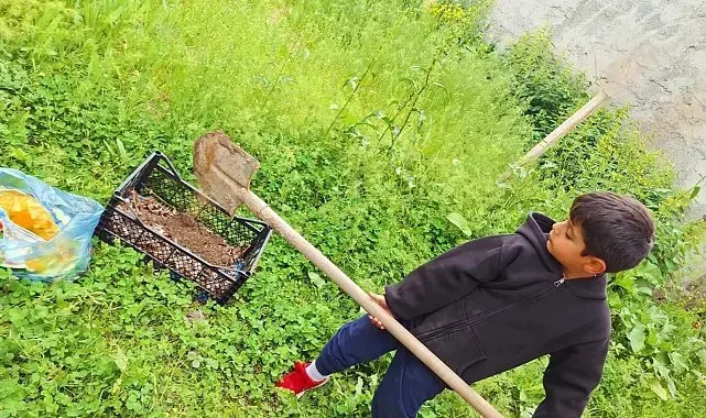 Ağrı'da anasınıfı öğrencileri kompost yapımını uygulamalı öğrendi