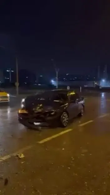 Diyarbakır'da İki Otomobilin Çarpıştığı Kazada İki Kişi Yaralandı